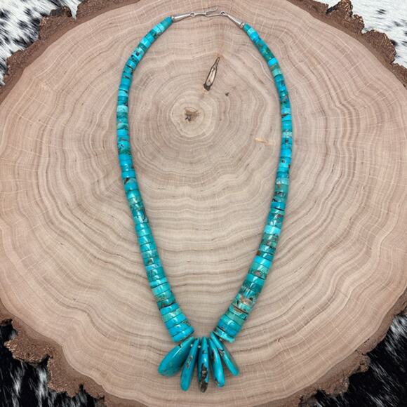 1990s NATIVE AMERICAN Sterling Silver Turquoise Graduated Heishi 5 Tab Necklace - Picture 2 of 5